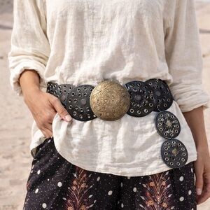 Black and Gold Statement Belt L 46”